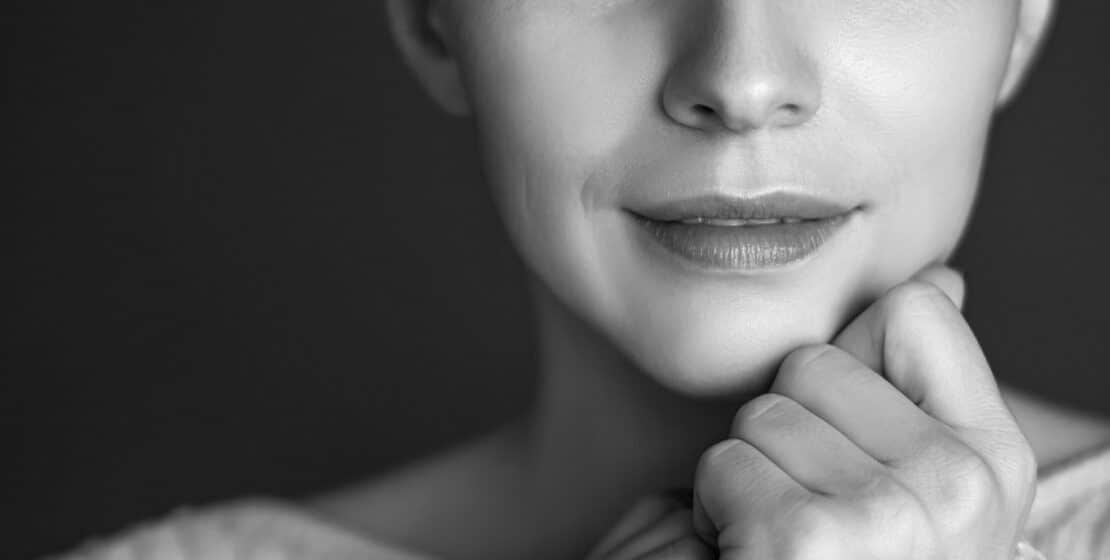 Faltenbehandlung ohne Spritze – EMFACE®